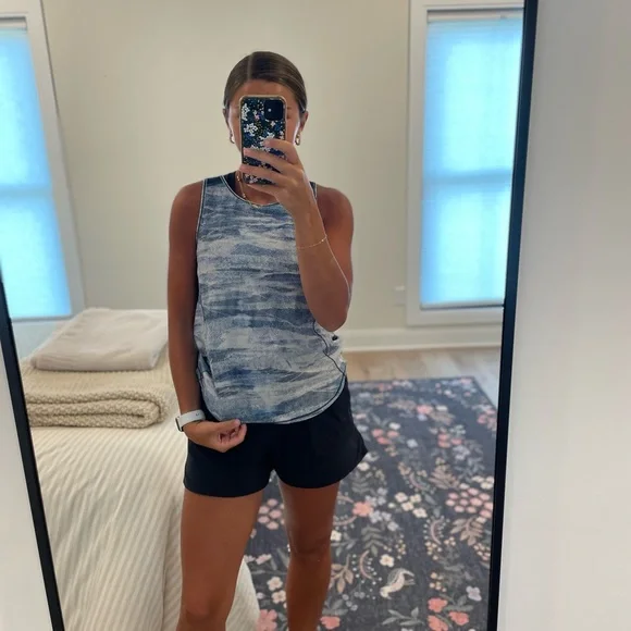 Lululemon Athletica Tank Top - Picture 1 of 4